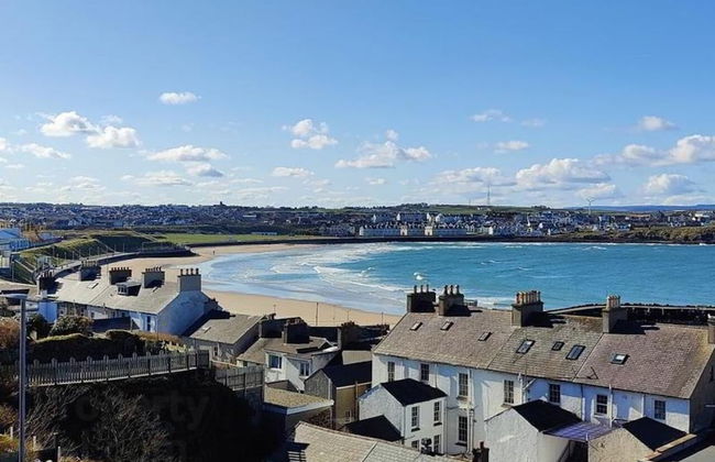 Portrush Penthouse Stunning Harbour & Atlantic Views - Photo 19