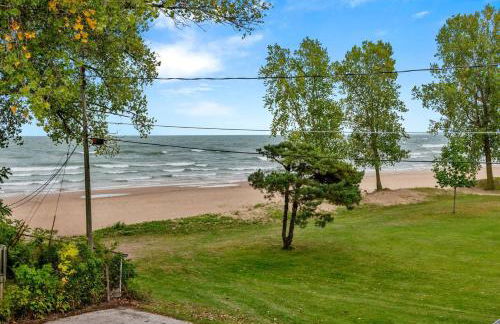 Beachside Condo w Stunning Lake Views - Foto 37