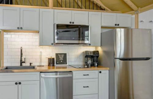 Gentry- Luxury Yurt-Cabin - Family Glamping Canyon Lake w Private Hot Tub - Foto 3