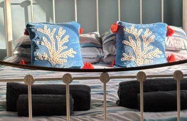 Central Plymouth Sea View Penthouse Apartment with Secure Parking - Foto 30