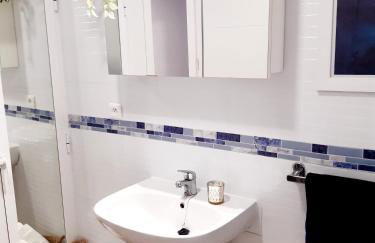 Impressive apartment with 3 bedrooms metres from the beach - Photo 29