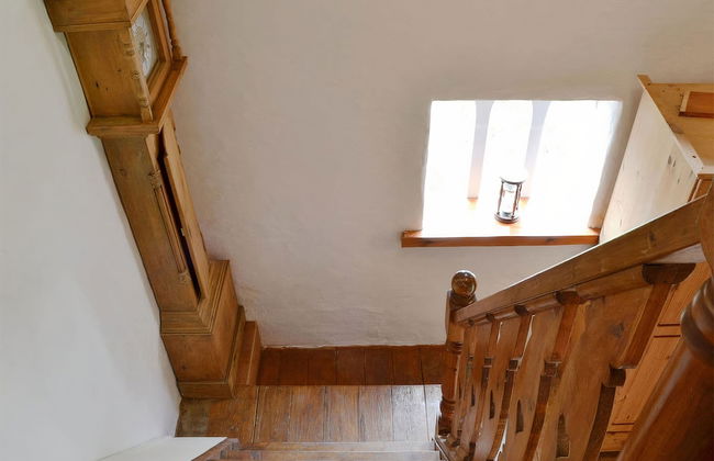 Snow White's House - Farm Park Stay with Hot Tub, BBQ & Fire Pit - Foto 10