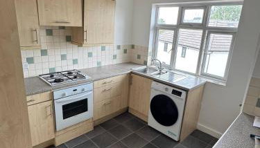 Modern 2 Bedroom Maisonette - Photo 4