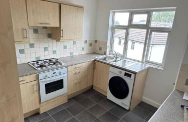 Modern 2 Bedroom Maisonette - Foto 4