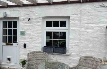 Tiny romantic cottage for two. - Photo 23