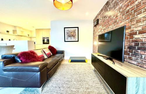 Beautiful New 2 Bedroom Apartment - Next to the Beach - Great Location - FREE Parking - Fast WiFi - Smart TV - sleeps up to 4! Close to Purbeck, Corfe Castle, Sandbanks, Poole & Bournemouth - Foto 1