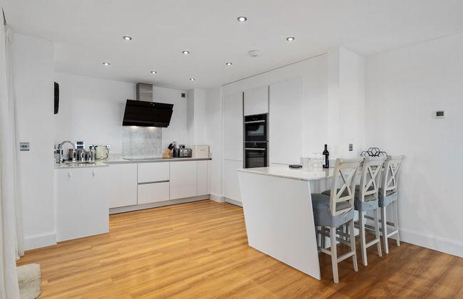 Apartment 8 Waterstone House - Luxury Apartment, Sea Views, Pet Friendly - Photo 5