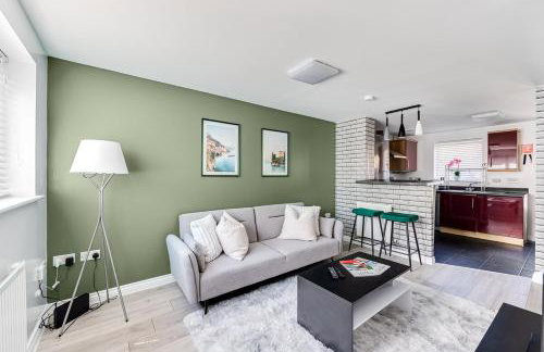 Stylish House with Driveway Parking, Self-Check-In, Fast WiFi and Smart TV by Yoko Property - Foto 11