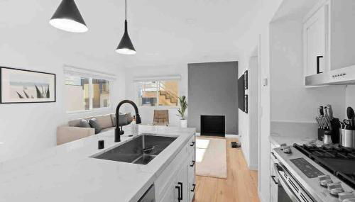 Brand New Ocean-View Beach Home Steps to the Sand! - Foto 4