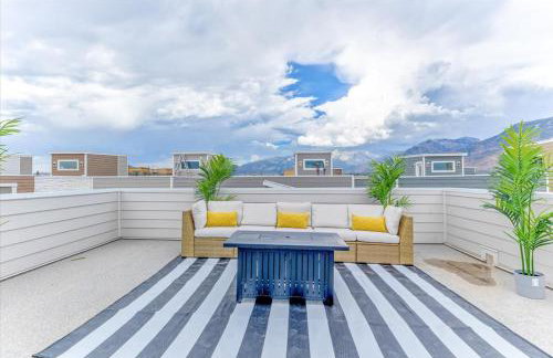 Modern 4BR Home Rooftop Patio Mountain Views - Foto 46