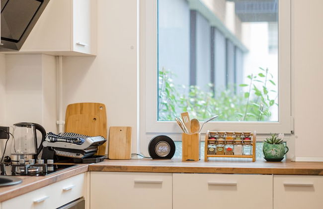 Essenza Charming Two BedRoom Apartment - Photo 32