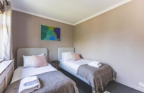 Spacious 3BR Home Huge Garden Free Parking - Foto 17