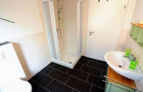 Apartment Charmante Ferienwohnung in Neukloster mit Terrasse by Interhome - Foto 14