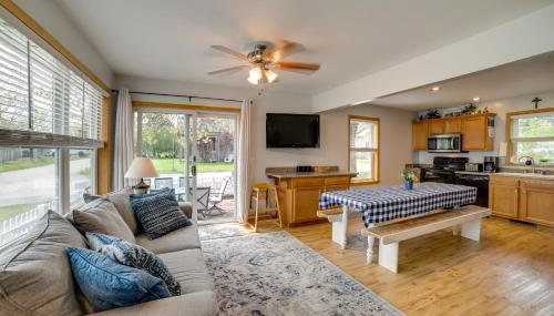 Walk to Beach, Lake Edinboro Views Camp Dickson - Foto 1