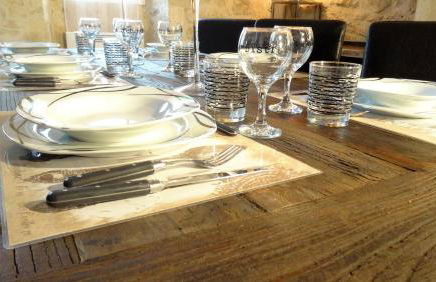 Au Pied du CHÂTEAU - 5 à 11 personnes - Baignade-canoë-piste cyclable à 100 m - Foto 9