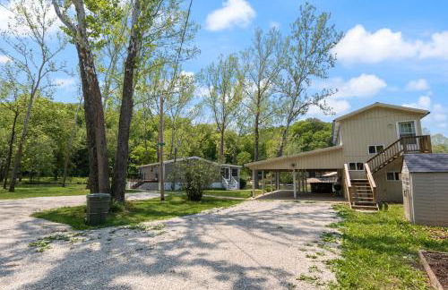 New! 2 Homes-Firepit, Hot Tub, Huge Yard and Dock - Foto 58