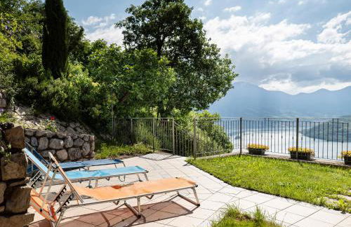 EnjoyIseoLake - La Villetta - Casa vacanze perfetta con giardino, vista lago e piscina - Photo 11