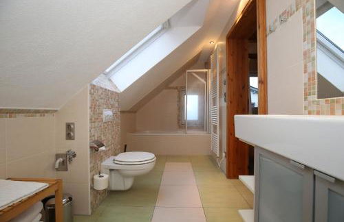 Ferienwohnung im Vogelhaus mit Dachterasse und großem Garten - Foto 10