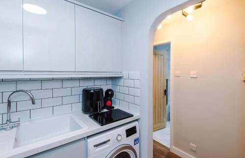 Long Stays Offers , New 2 Bed APT , Sleeps 3 , Wigan , Perfect for Relocations , Contractors , Families - Photo 19