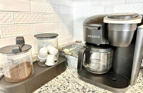 Doxie Cottage Close to WEC Springs and More - Foto 15