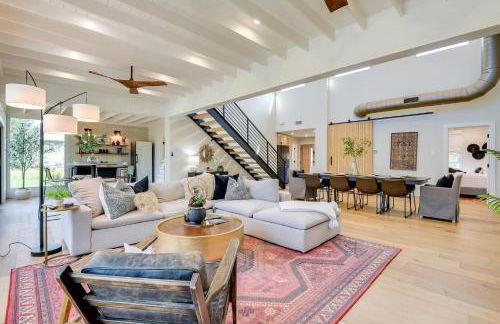 Waterfront Granbury Home with Electric Fireplace! - Foto 7