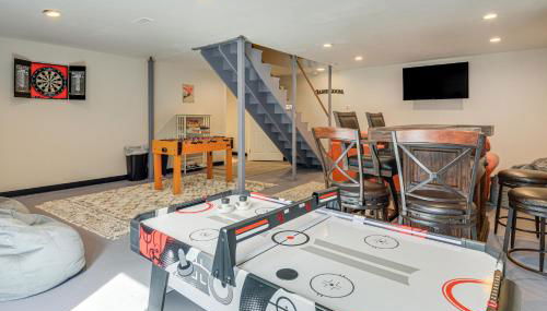 6 Mi to Mt Snow Nature-View Home with Fire Pit! - Foto 3