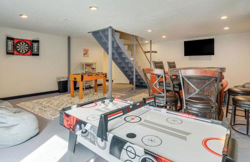 6 Mi to Mt Snow Nature-View Home with Fire Pit! - Foto 3