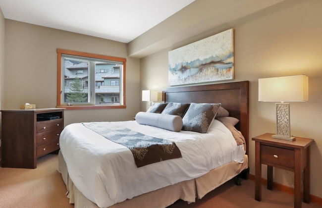 SPACIOUS 3-Br Luxury Condo | HEATED Pool + 3 Hot Tubs | Pool Table | Hm Theatre - Photo 9