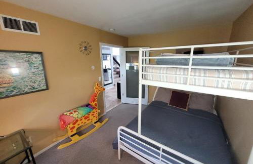 Beautifully Updated Lakefront Escape-Pets welcome! - Foto 33