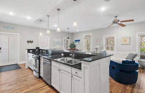 Beach Bungalow, 3 Min Walk to Beach, Golf Cart, 4 bikes, Wagon - Foto 5