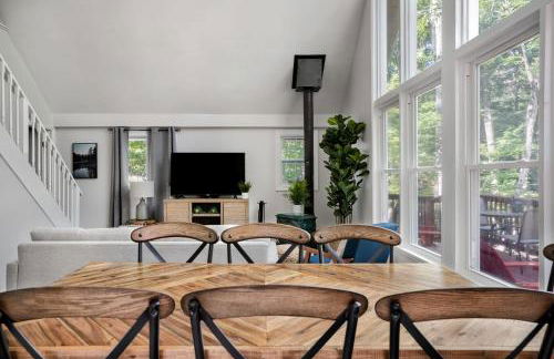 Modern Cabin w Hot Tub & Indoor Pool Gym Access! - Foto 13