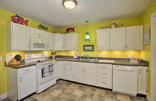 Cloud 9 On The Coast Less Than 1 Mi to Beach! - Foto 10