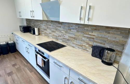 Design Penthouse - 4SZ - 2Bäder - Whirlpool - 2 Parkplätze - Dachterrasse - Foto 24