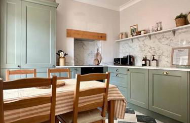 Charming Townhouse Retreat - Foto 3