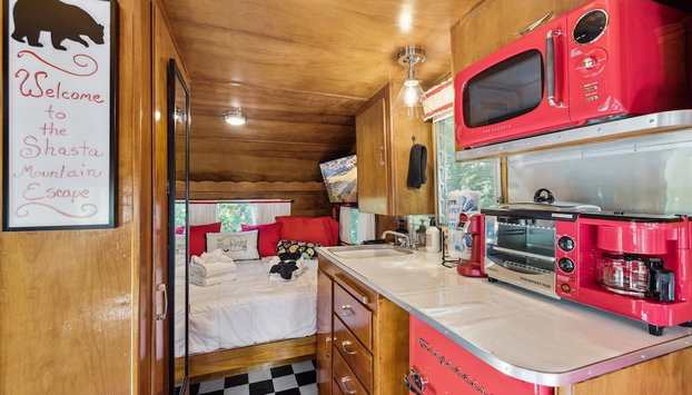 Shasta Mountain Escape 1 Bedroom Home by RedAwning - Foto 4, Cocina privada