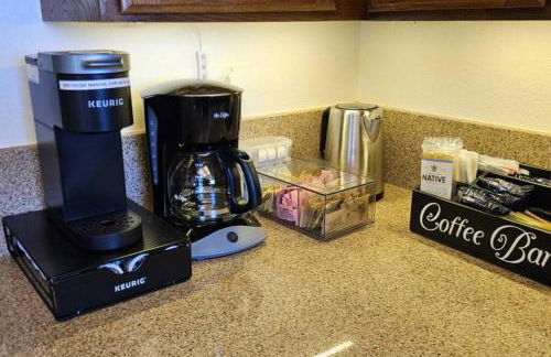 Cliff Views - Hot Tub - SUPs - Boat Parking - Sleeps 16 - Foto 8