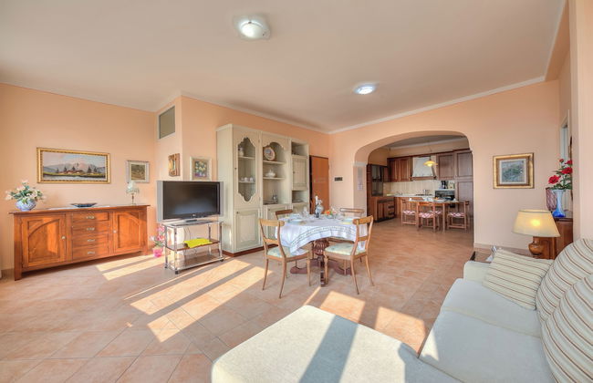 Angela -terrace & Beautiful View Lake - Foto 12