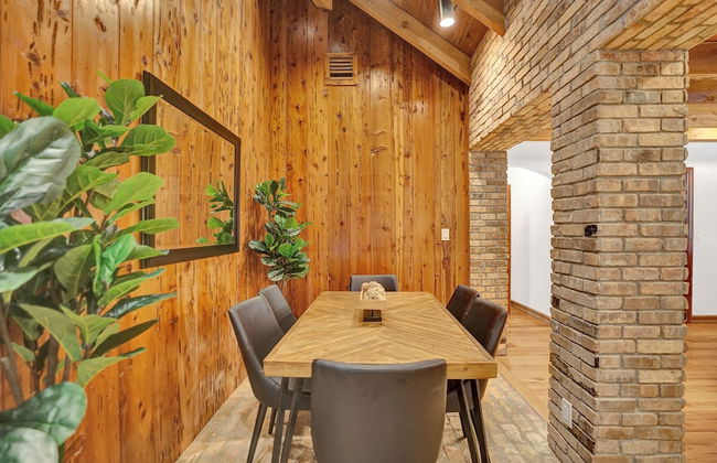 8BR Gem With Pool, Lake View & Tons of Amenities! - Foto 151