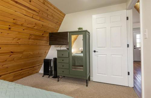 2BR A-Frame Cabin w Hot Tub Near Wine Trail - Foto 17