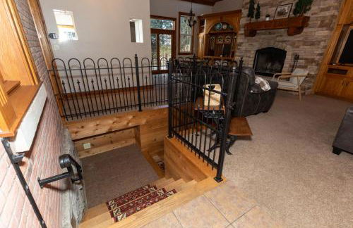 Charming School House with Large Pool - Foto 44