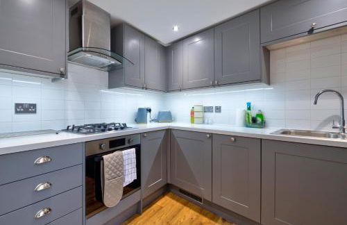 Central Stamford 2-Bed Apartment-Ideal for Work or Leisure - Foto 2