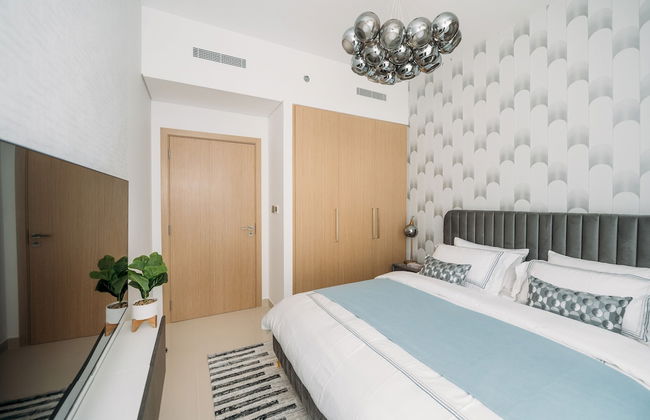 New! Luxurious Stay Dubai Creek Balcony & View - Photo 5