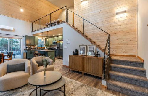 Lux Chalet with Air Hockey, Hot Tub, & Fire Place - Foto 17