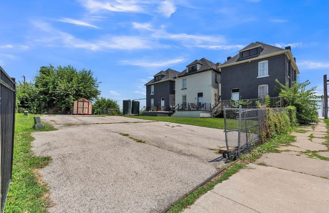 Brikctoria 1102 3 Bedroom Home - Photo 29