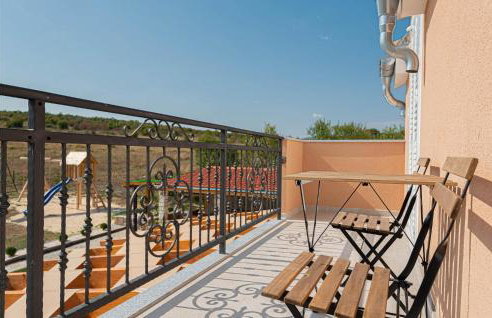 Awesome Home In Ruzic With Jacuzzi - Foto 17