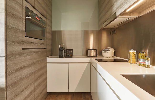 Pan Pacific Serviced Suites Beach Road, Singapore - Photo 12