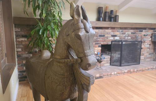 Westside Retreat w Yard, Grill, Hot Tub, Near Sofi Stadium, LAX, and the Beach - Foto 4