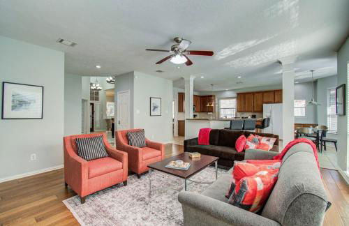 Luxury Pool Home Near Sugar Land Town Center - Photo 57