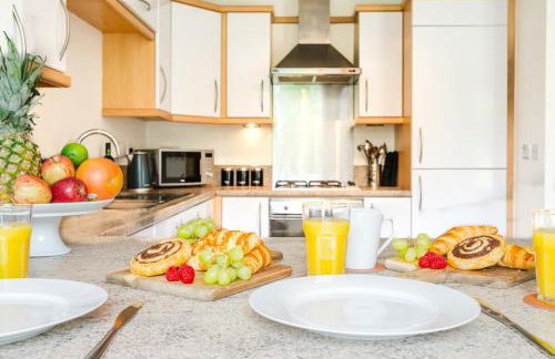 2BR Flat Near City Centre with Free Parking - Foto 6