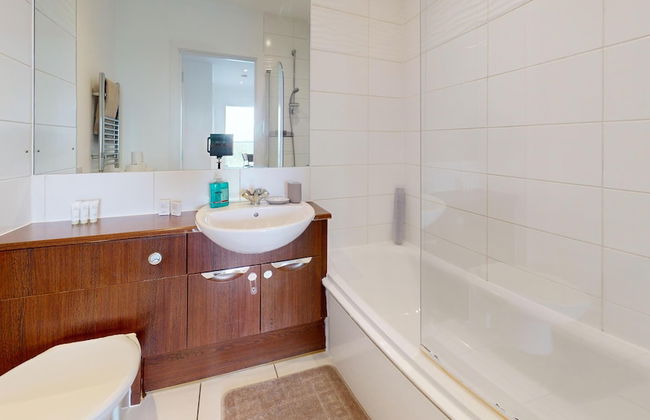 Basildon - 2 Bed Flat - Sleeps 5 - Near Station - Foto 21